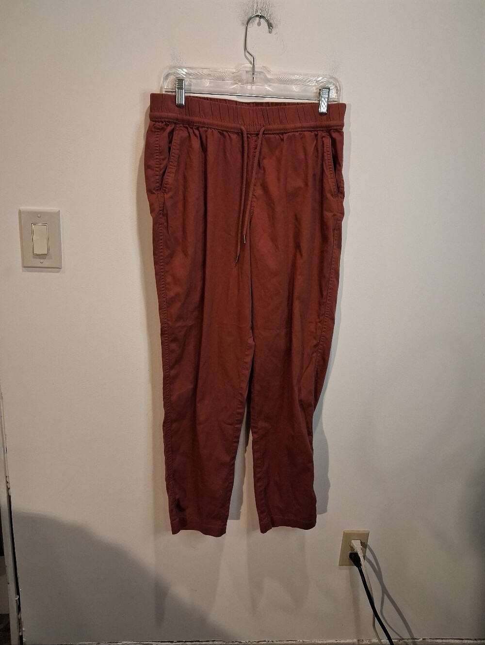 Pact Size L Daily Twill High Rise Organic Cotton Rust Colored Pants
